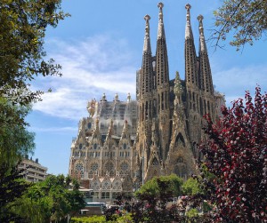 sagrada-familia-552084_640