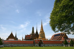 Ein Mietwagen in Bangkok genießen